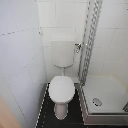 Apartment Monteurwohnung-fuer-5-personen-1-og-5-betten-in-schwarzenbek-skge0901